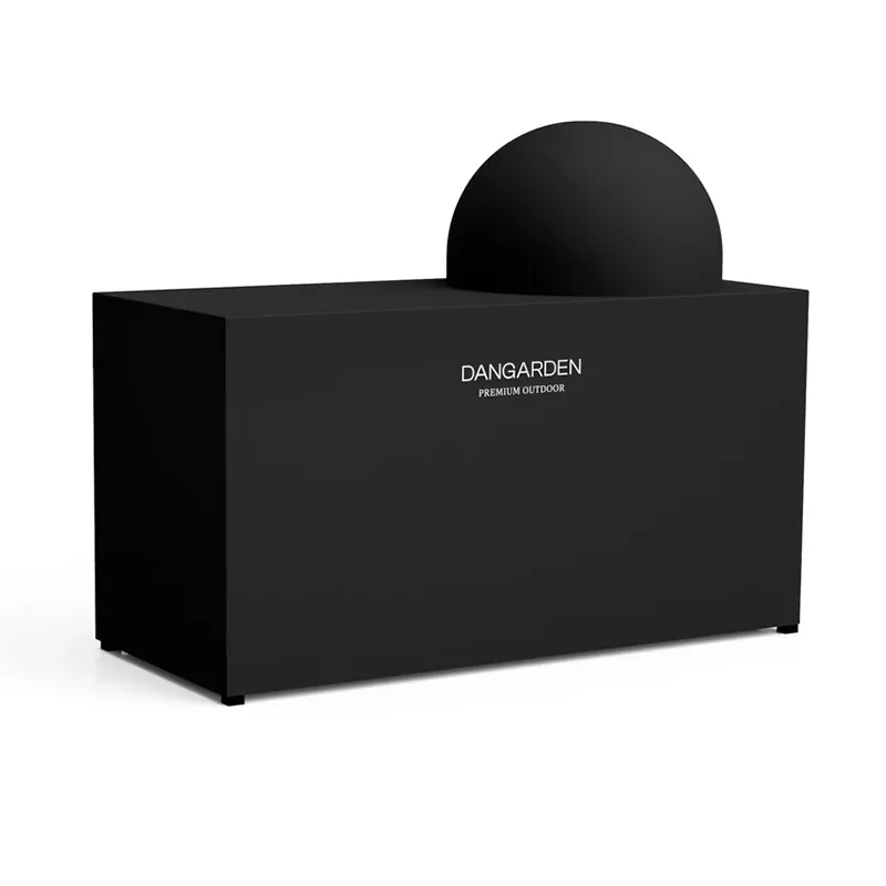 Černý venkovní vodotěsný kryt